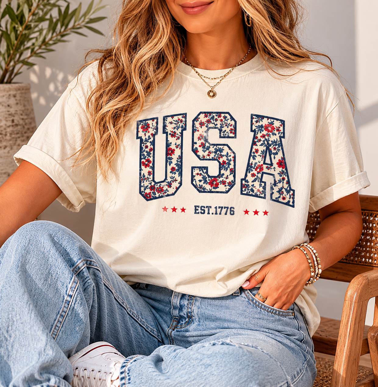Floral USA Graphic Tee, Vintage Americana Comfort Colors Shirt, Retro Patriotic EST.1776